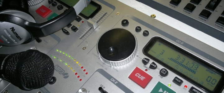 Looking For A Mobile Disco Or DJ For Your Party Wedding Event Birthday Or Corporate Event Function In Or Around Redditch Studley Or Alvechurch Redditch Based DJ Mobile Disco P.A. Hire